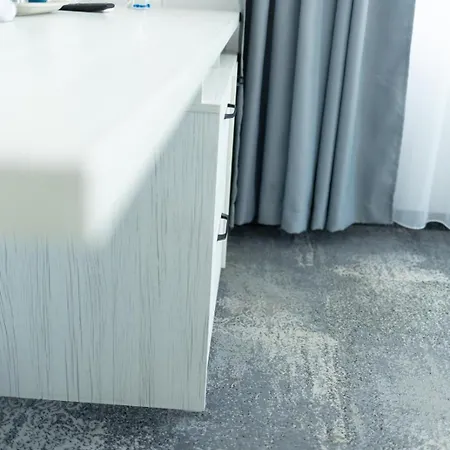 Alutus Boutique Πανσιόν