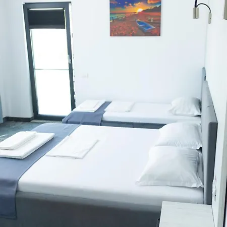 Πανσιόν Alutus Boutique 4*